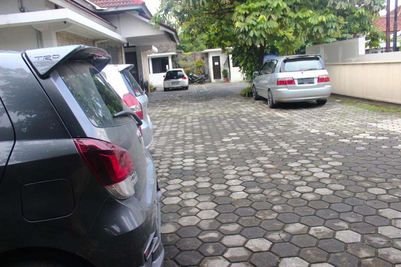 Hotel Graha Kinasih Kotabaru Jogyakarta Zewnętrze zdjęcie