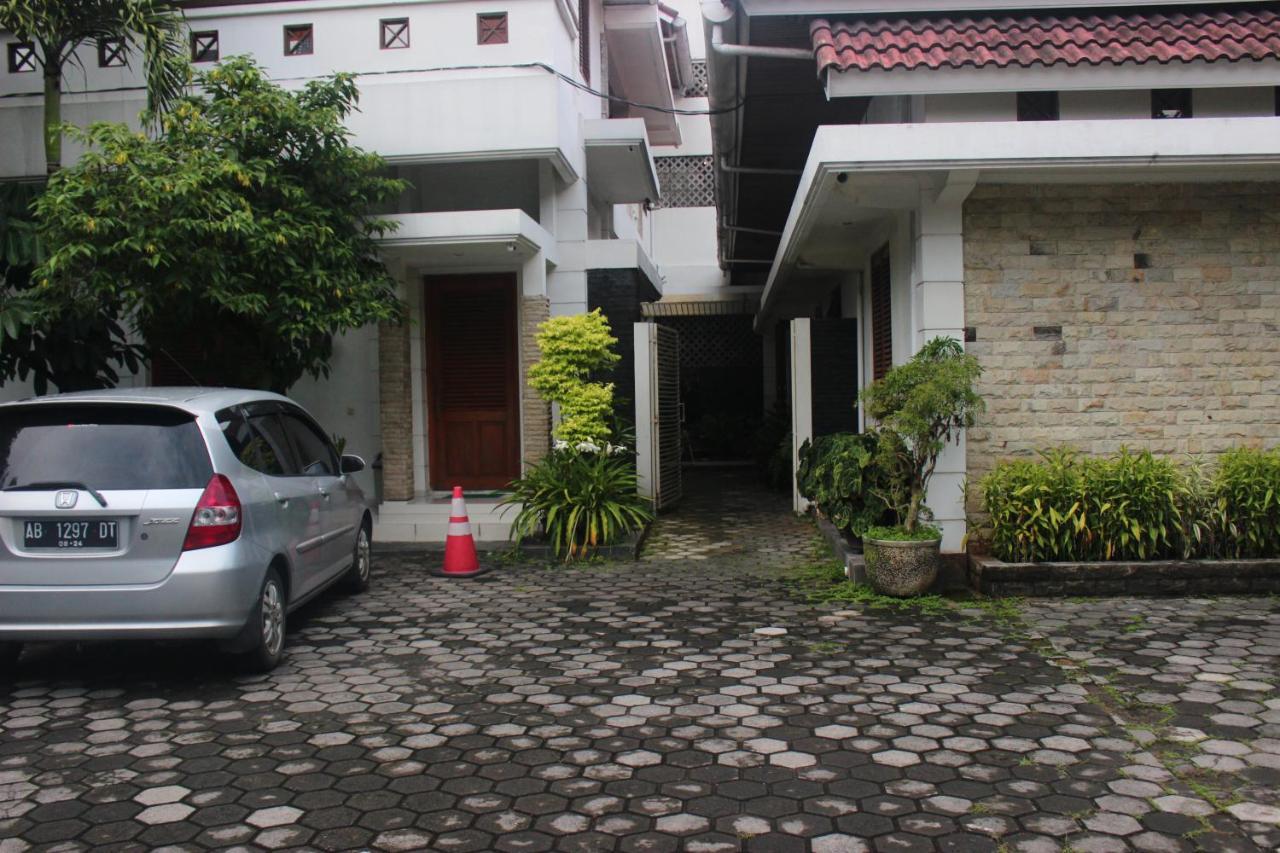 Hotel Graha Kinasih Kotabaru Jogyakarta Zewnętrze zdjęcie