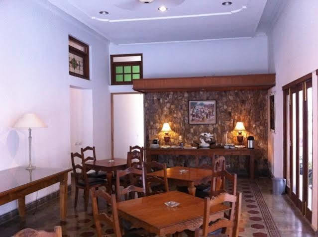 Hotel Graha Kinasih Kotabaru Jogyakarta Zewnętrze zdjęcie