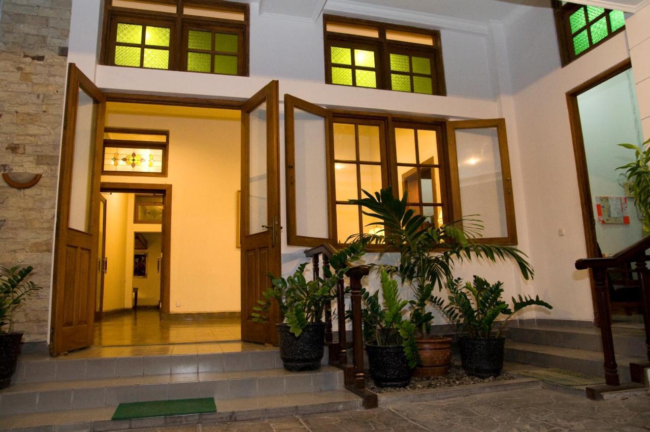 Hotel Graha Kinasih Kotabaru Jogyakarta Zewnętrze zdjęcie
